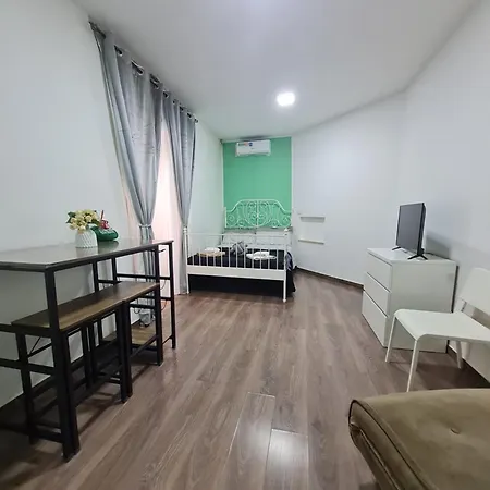 Nexus House 3* Neapol