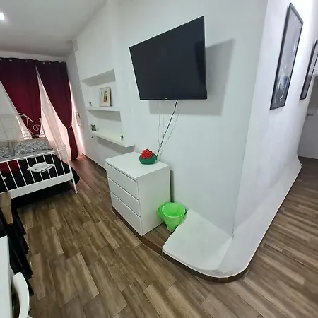 Nexus House 3* Neapol