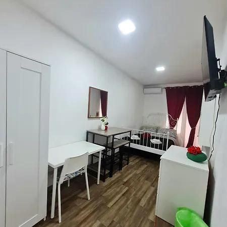 Nexus House Penzion Neapol