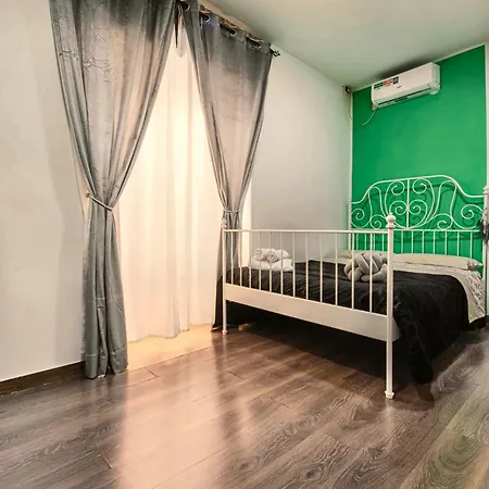 Nexus House 3* Naples